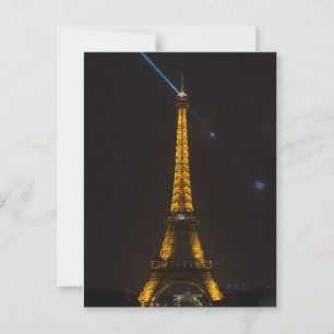 Eiffelturm beleuchtet: Paris um Nacht Postkarte
