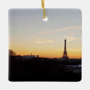 Eiffelturm Paris bei Sonnenuntergang Weihnachtsbau Keramikornament