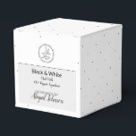 Eigene Bath-und Körperpackung | Schwarz/Weiß Geschenkschachtel<br><div class="desc">Für Ihre handgefertigten und hausgemachten Zucker-Peeling, Lotionen, Cremes, Karosseriebutterer und Seifen, passen Sie diese Box an Ihr Rezept an. Vollständig anpassbar, sodass es für jeden Duft oder Geschmack verwendet werden kann - und nicht nur für Bade- und Körpergeschenke. Wir haben diese Schwarz-Weiß-Geschenkboxen kreiert, sodass sie für hübsch viel personalisiert sein...</div>