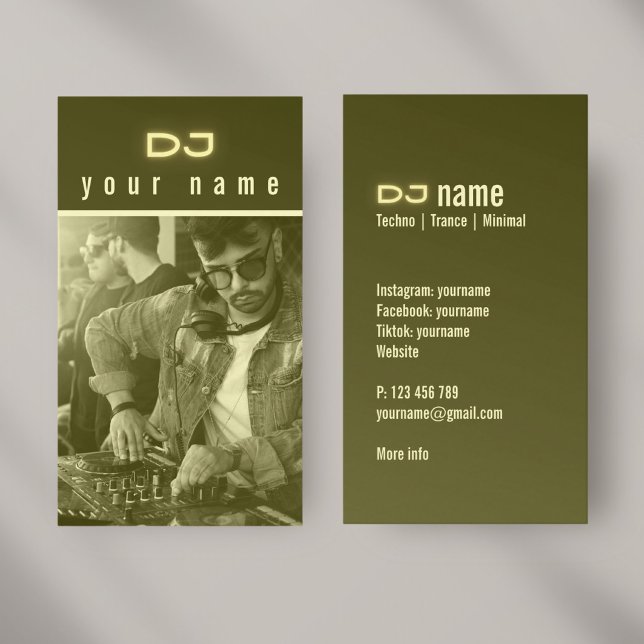 Eigene DJ-Foto-Techno-gelbe Visitenkarte (Von Creator hochgeladen)