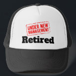 Eigene Pensionierung unter neuer Leitung - Rote Br Truckerkappe<br><div class="desc">Funny retiunder new management red stamp Trucker Hat . Humorous for retired people. Cool gift for retiring,  brother,  uncle,  husband,  grandpa,  coworker,  colleague,  boss,  friend,  employee usw. Vintage rubber stamp design.</div>