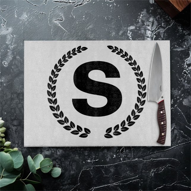 Eigenes Monogramm mit Lorbeerblättern Schneidebrett (Von Creator hochgeladen)