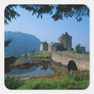 Eilean Donan Castle, Highlands, Schottland 2 Quadratischer Aufkleber