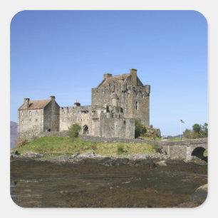 Eilean Donan Castle, Schottland. Das berühmte Eile Quadratischer Aufkleber