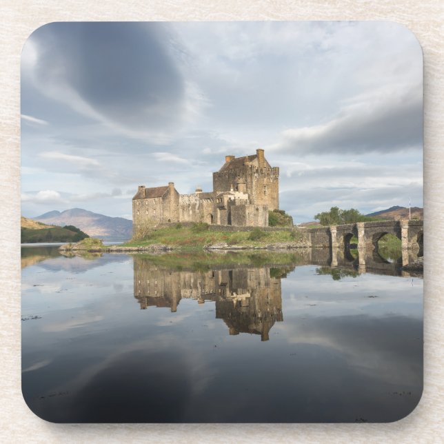 Eilean Donan Schloss mit Reflexion in Schottland Getränkeuntersetzer (Vorderseite)