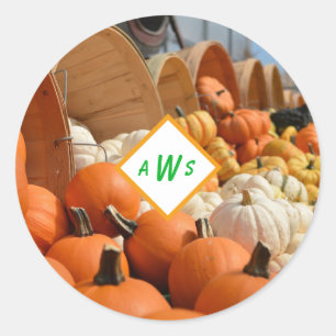 Eimer von Pumpkin Gourds Monogram Sticker-Siegeln Runder Aufkleber
