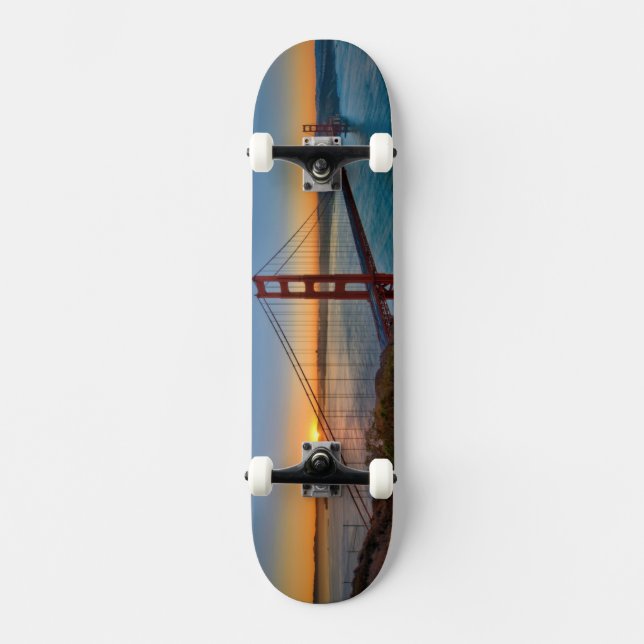 Ein absolut atemberaubender Sonnenaufgang Skateboard (Vorderseite)