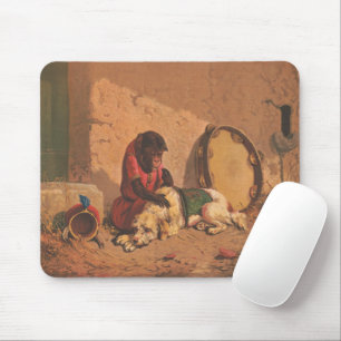 Ein Affe und ein Hund mit einer großen Tambourine Mousepad