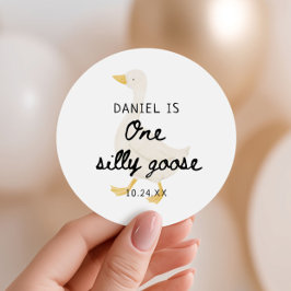 Ein Albernes Gänse 1. Geburtstag Gastgeschenk Runder Aufkleber
