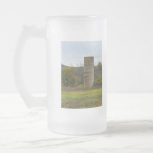 Ein alter Bauernhof Silo Mattglas Bierglas