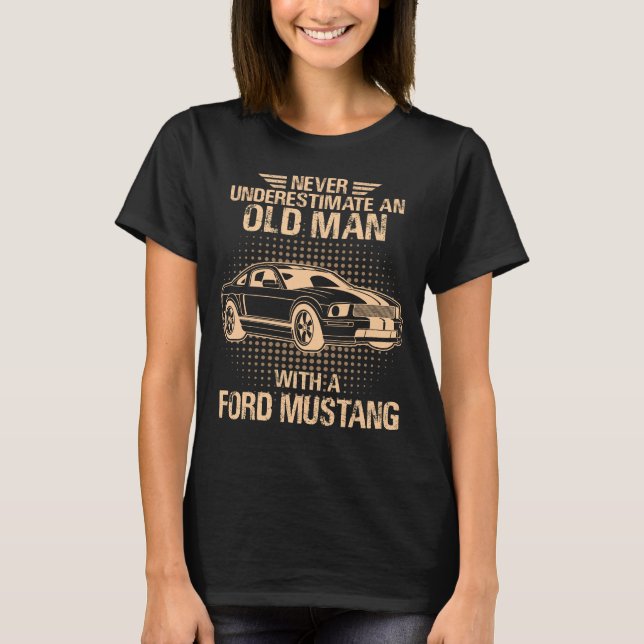 Ein alter Ford Mustang 2007 Gt T-Shirt (Vorderseite)