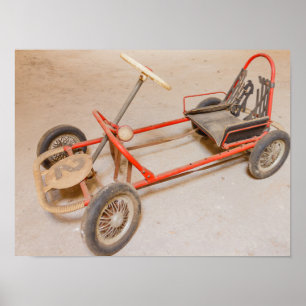 ein alter GoKart auf Value Poster Paper (Matte)