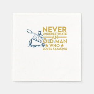 Ein alter Mann, der Lieben zum Kajakfahren hat, ni Serviette