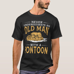 Ein alter Mann mit einem Ponton T-Shirt