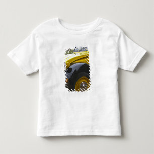 Ein altes, schwarz-gelbes Citroen 2CV 2 CV, Kleinkind T-shirt