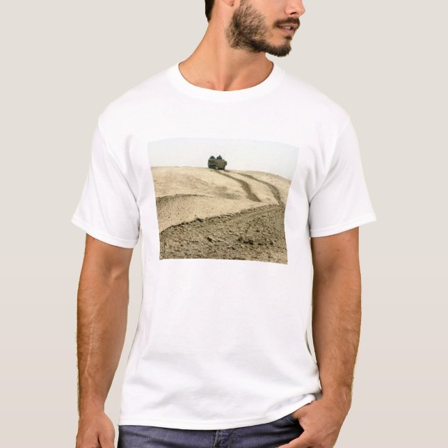 Ein Amphibienfahrzeug T-Shirt (Vorderseite)