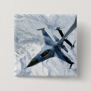 Ein Angreifer F-16 sitzt in Kontaktposition Button