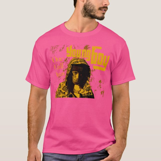 Ein Anruf weg T-Shirt (Vorderseite)