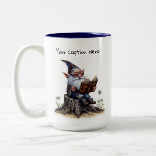 Ein Aquarellbild eines niedlichen Gnom Zweifarbige Tasse