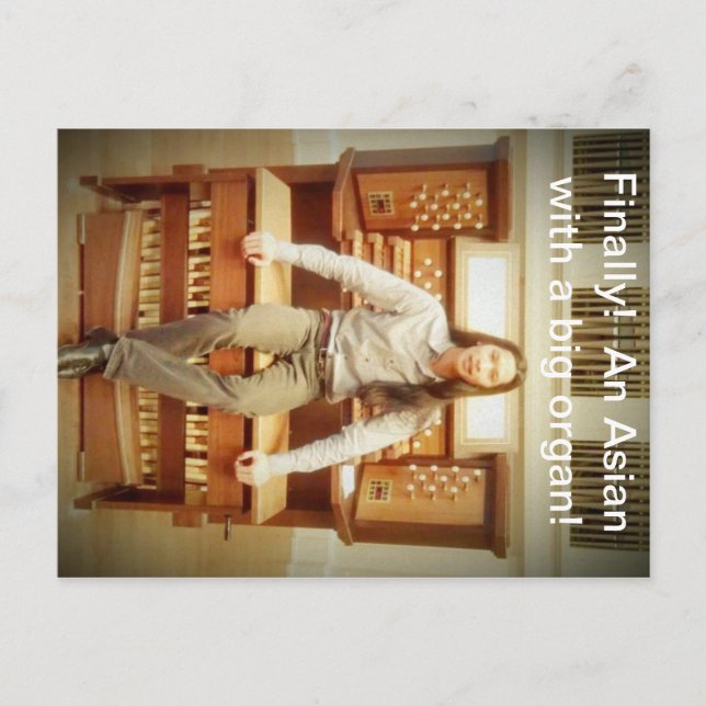 ein Asiat mit einem großen Organ Postkarte (Vorderseite)