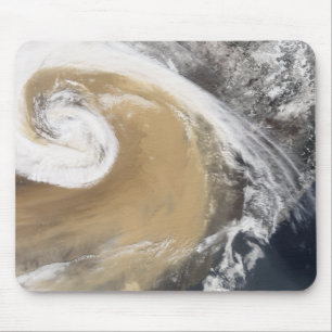 Ein asiatischer Staubsturm überquert den Pazifik Mousepad
