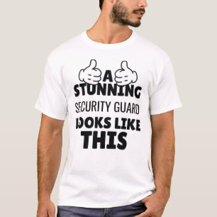 Ein atemberaubender Sicherheitsmann sieht aus wie T-Shirt