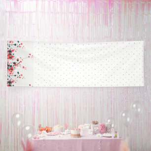 Ein auffälliges blaues und rosa Blumenmotiv kontra Banner