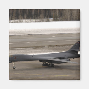 Ein B-1B Lancer führt eine Touch - und - gehen Magnet