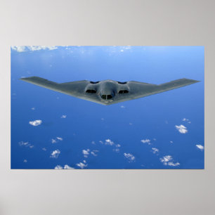Ein B-2 Geist steigt durch den Himmel Poster