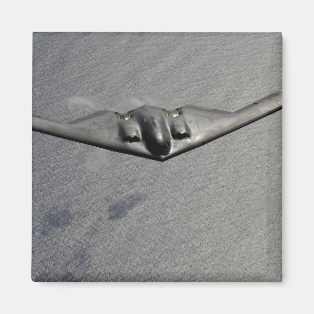 Ein B-2 Spirit fliegt über den Pazifik Magnet (Vorne)