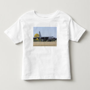Ein B-52 Stratofortress entfaltet seine Kleinkind T-shirt