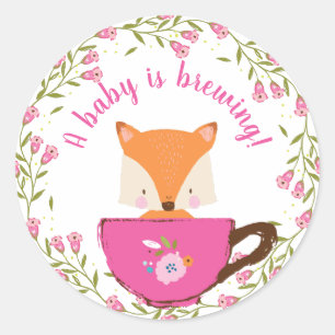 Ein Baby brät Pink Teacup Baby Girl Dusche Runder Aufkleber