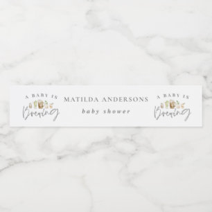 Ein Baby braut Aquarellbierdusche Wasserflaschenetikett