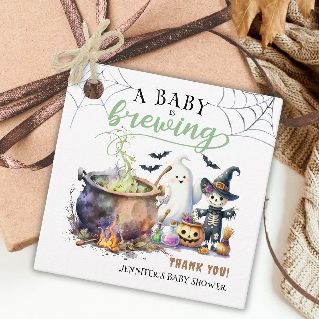 Ein Baby braut grünes Halloween-Baby-Dusche Geschenkanhänger (Von Creator hochgeladen)