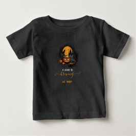 Ein Baby braut Niedliche Halloween-Kinderdusche. T-shirt