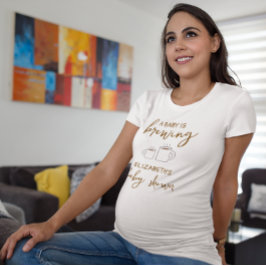 Ein Baby brütet eine Babydusche T-Shirt
