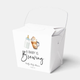 Ein Baby brütet eine Flasche Kaffee Glas Babydusch Geschenkschachtel