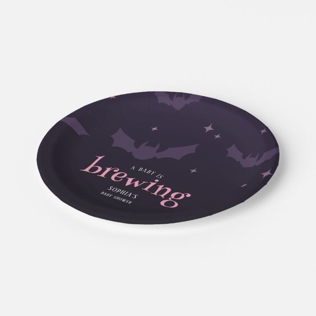 Ein Baby brütet eine spukhafte Babydusche Pappteller (Schrägansicht)