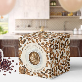 Ein Baby brütet Eiskaffee Bohnen Babydusche Geschenkschachtel