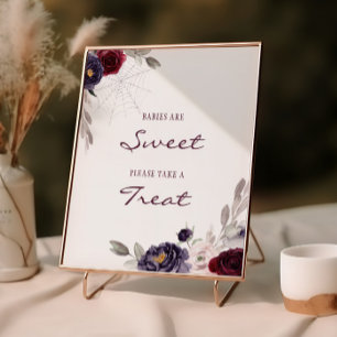 Ein Baby brütet Halloween, süße Babys Poster