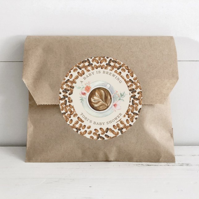 Ein Baby brütet Kaffee-Blumendusche Runder Aufkleber (Von Creator hochgeladen)