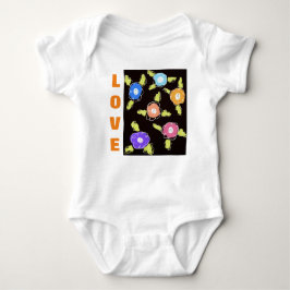 Ein Baby Girls flownte ein Stück Baby Strampler