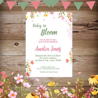 Ein Baby in blühender Wildblume Kinderdusche Einladung