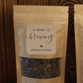 Ein Baby ist Aufkleber, Kaffee Kraft Gefallen Quadratischer Aufkleber