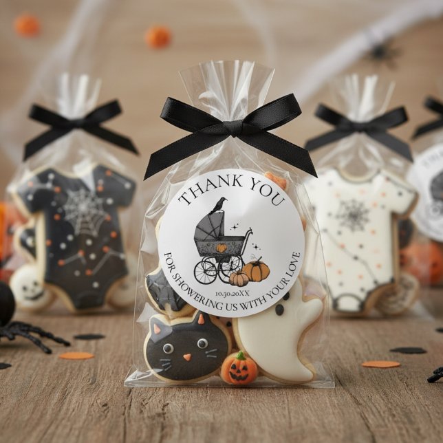 Ein Baby ist Brewing Fall Baby Dusche Vielen Dank Runder Aufkleber (Gender Neutral Gothic Halloween Baby Shower Favor Stickers. Cute Spooky Baby Carriage Fall Pumpkin)