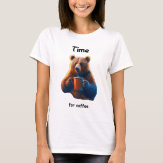 Ein Bär hält eine dampfende Tasse Kaffee T-Shirt