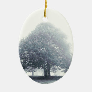 Ein Baum im Nebel Keramik Ornament