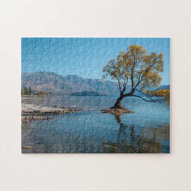 Ein Baum in einem See Puzzle (Horizontal)