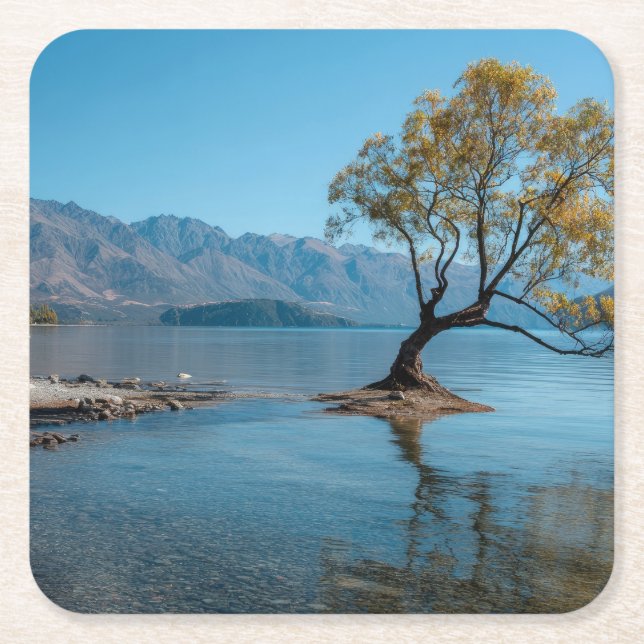 Ein Baum in einem See Rechteckiger Pappuntersetzer (Vorderseite)