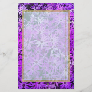 Ein Bereich Lila und rosafarbener Milchsorten Briefpapier